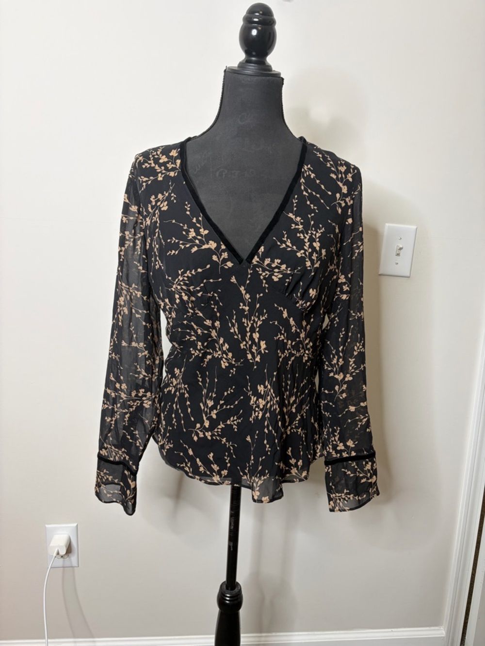 Y2k Black Floral V-Neck Sheer long sleeve Blouse